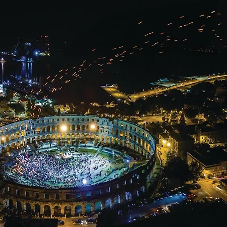 Lovely In With Wifi プーラ