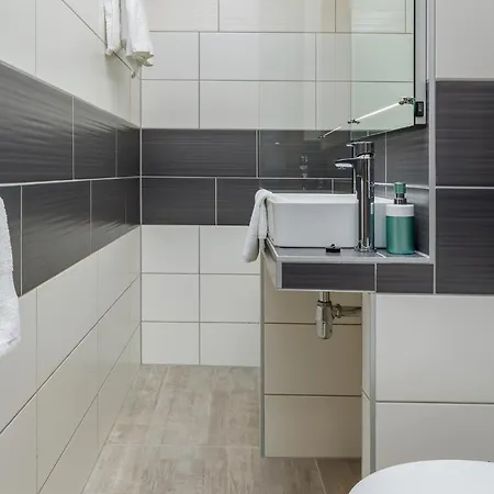 Lovely In With Wifi Pula